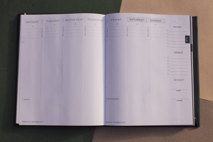 2021 Dated Annual Planner Weekly Spread